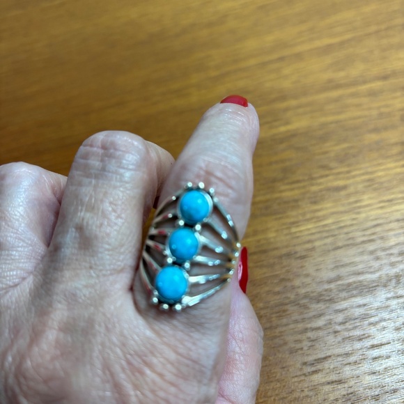New Turquoise and Sterling Silver Ring - Picture 2 of 13
